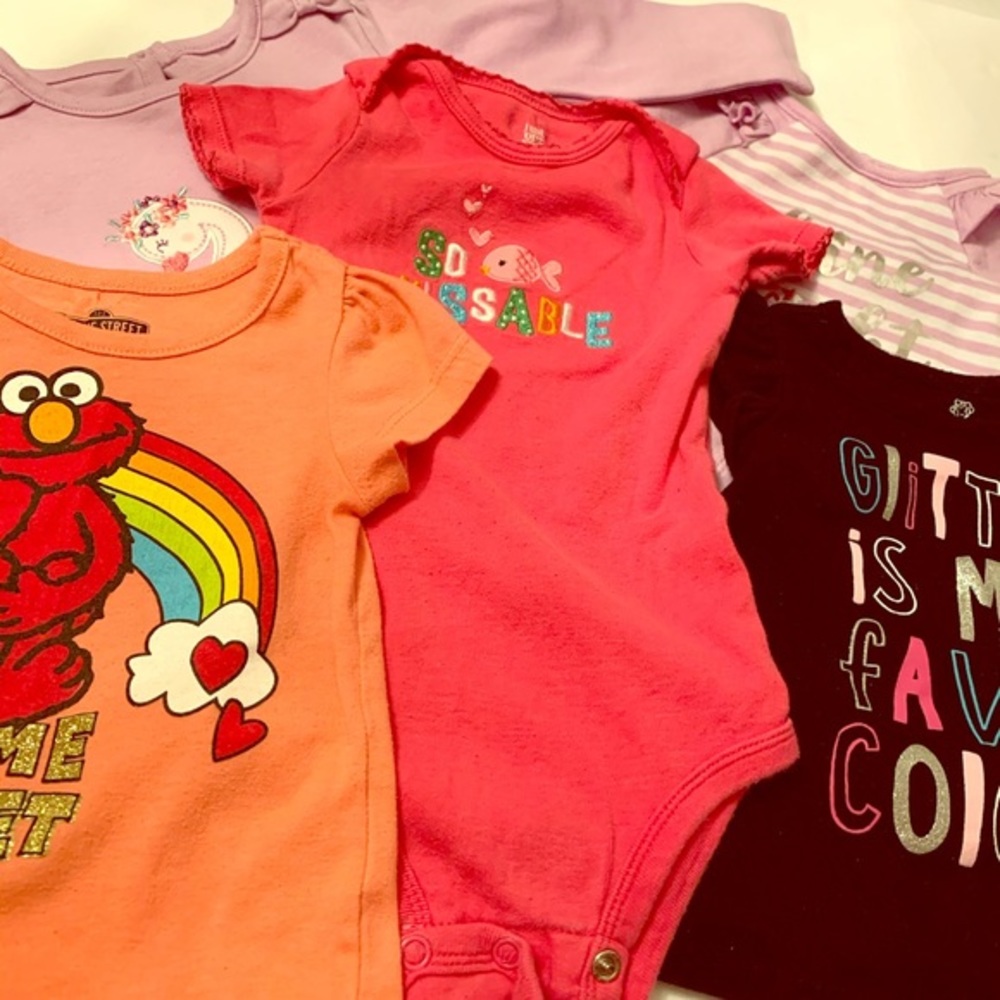 5 Piece Bundle 12 months HOST PICK!! - Picture 1 of 11